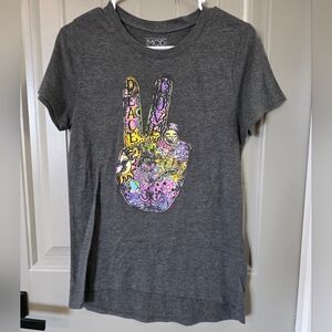 Modern Lux Womans Size Large Gray Peace And Love Graphic Tee